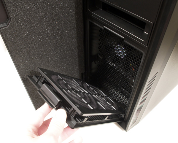 CoolerMaster Silencio 550 – nejlepší case za cenu okolo 1800 Kč