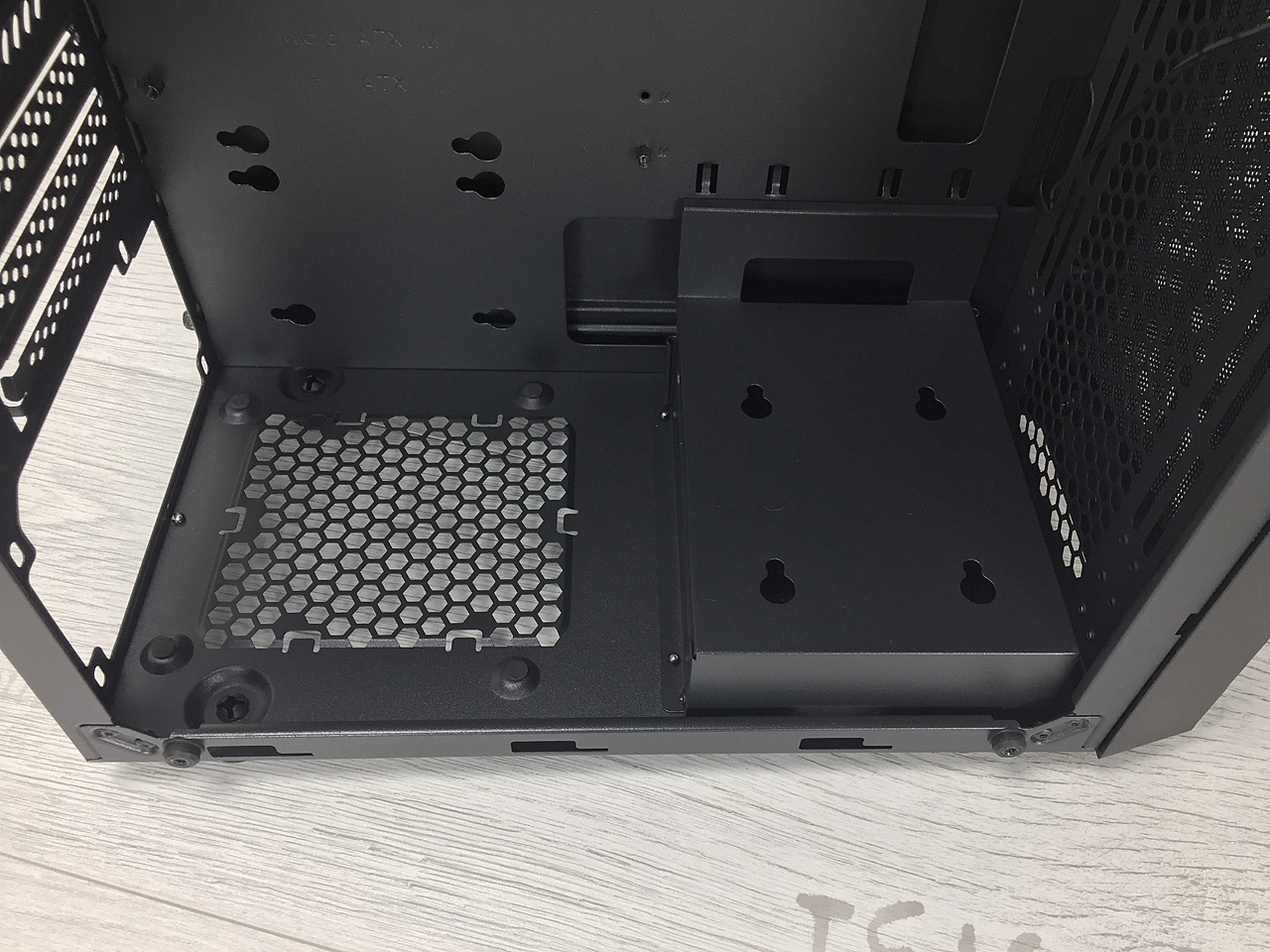 SilverStone PS15 – pohledná skříň mATX v testu