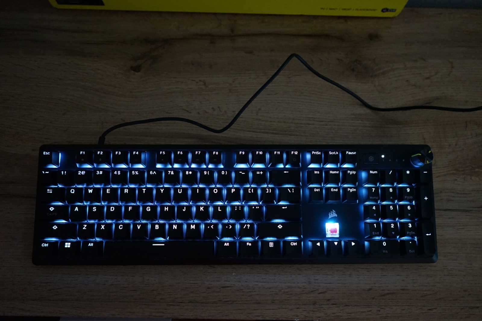 Recenze Corsair K70 CORE RGB: vydařená a zároveň tichá mechanická klávesnice