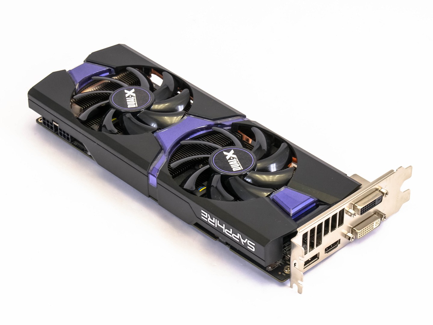 2× Sapphire R9 285: Dual-X a příjemné překvapení Compact