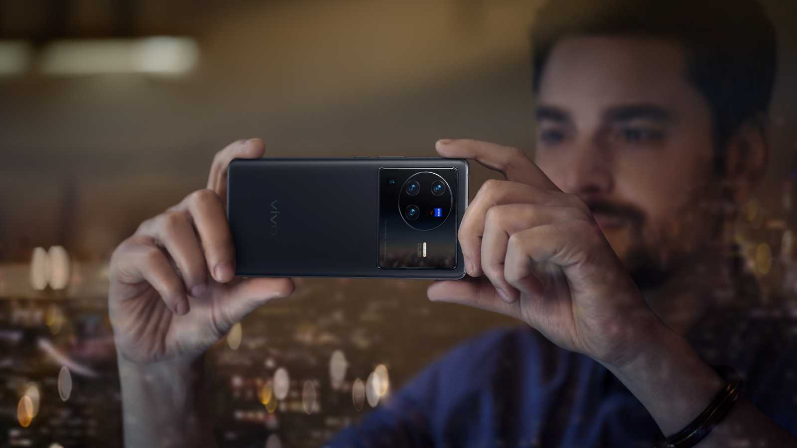 Špičkový smartphone Vivo X80 Pro 5G s Zeiss foťákem přichází na český trh