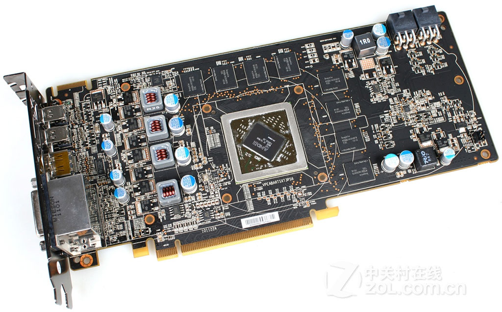 Radeon HD 6790 od XFX s lepším PCB a pořádným chladičem