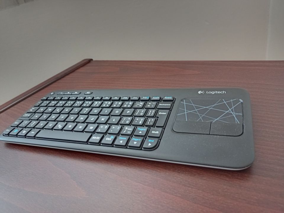 Mini PC Raspberry Pi 400 v roli multimediálního centra