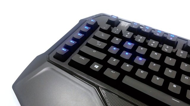 Roccat Ryos MK Pro – klávesnice, která má všechno