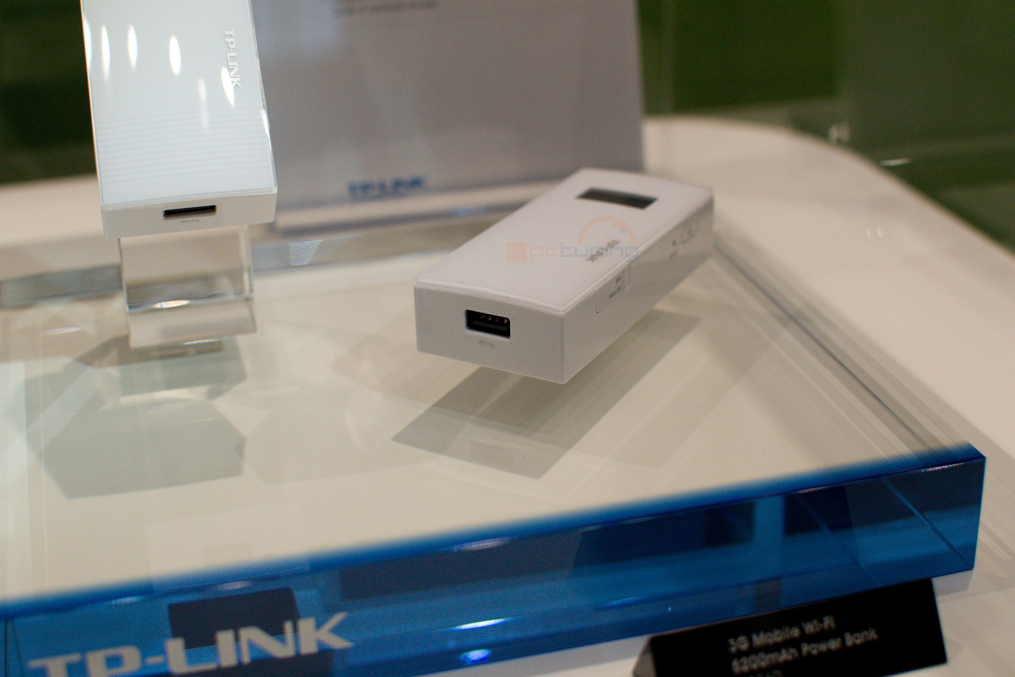 CeBIT 2014: TP-LINK vystavoval mobilní 3G WiFi modem se čtečkou karet