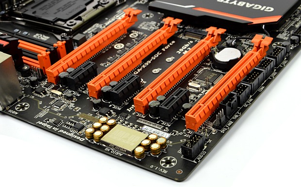 Gigabyte X99-SOC Force, Corsair DDR4 a Core i7-5930K v testu