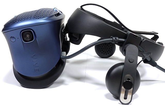 HTC Vive Cosmos – Labutí píseň pro VR na PC