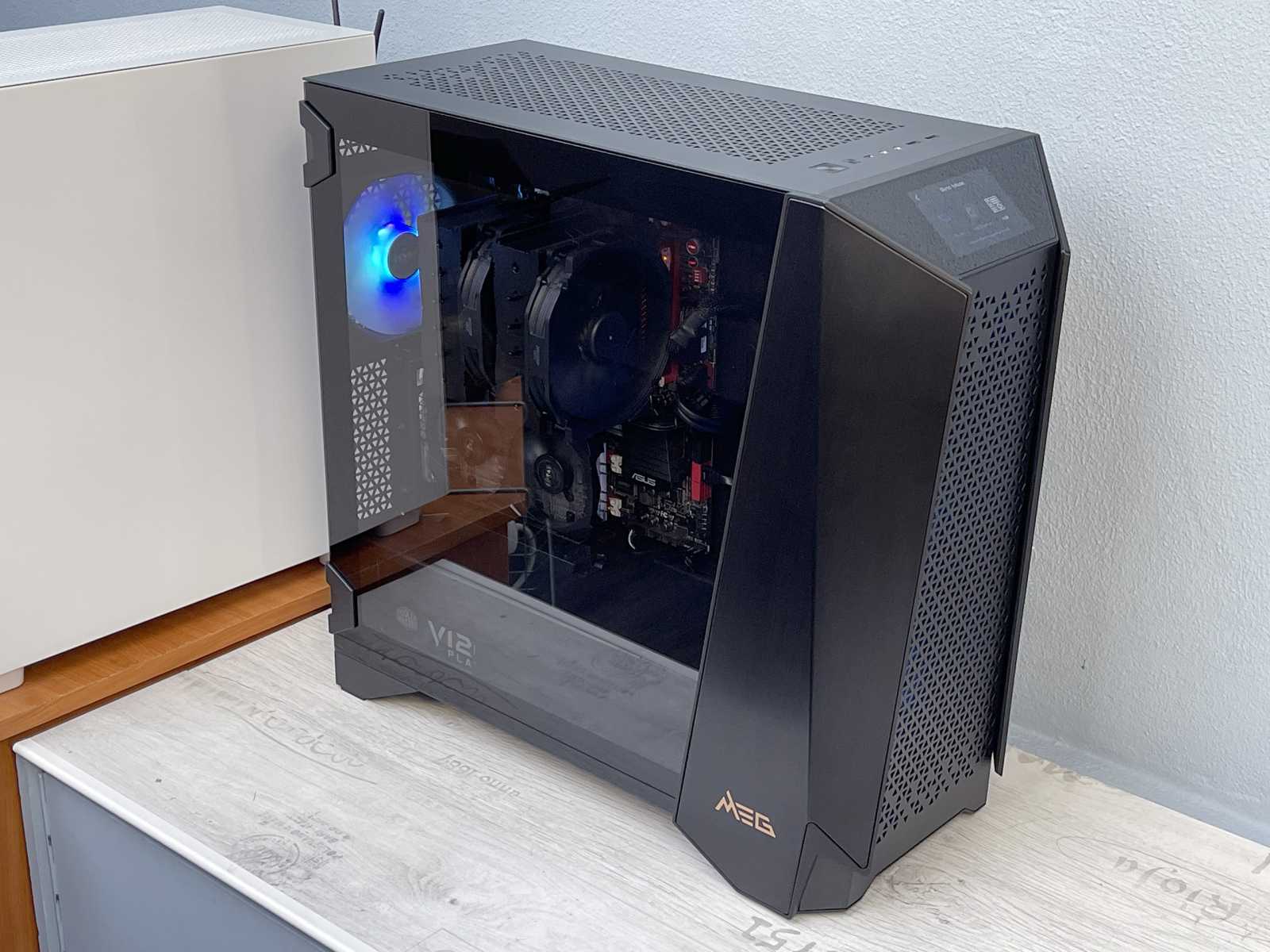 Test skříně MSI MEG PROSPECT 700R – velký displej coby oceněná inovace