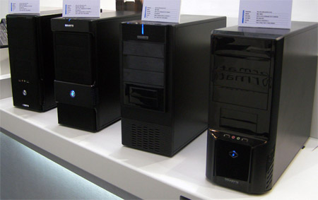 CEBIT 2010: počítačové skříně - fotoreportáž 1/3