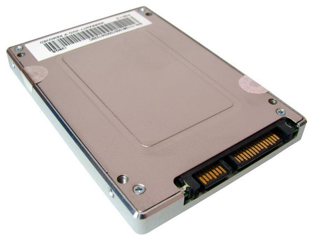 Crucial M4 128 GB prohání i 240GB SSD s řadičem SandForce