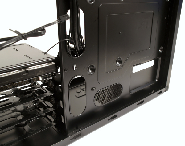 Corsair Carbide 330R – tichý společník za dobrou cenu