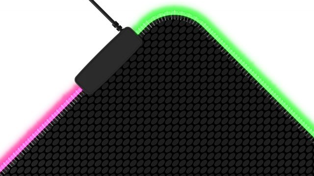 Nová podložka pod myš HyperX Pulsefire Mat RGB nabízí efekty