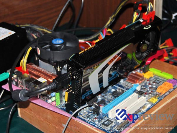 GTX 260 s DisplayPortem