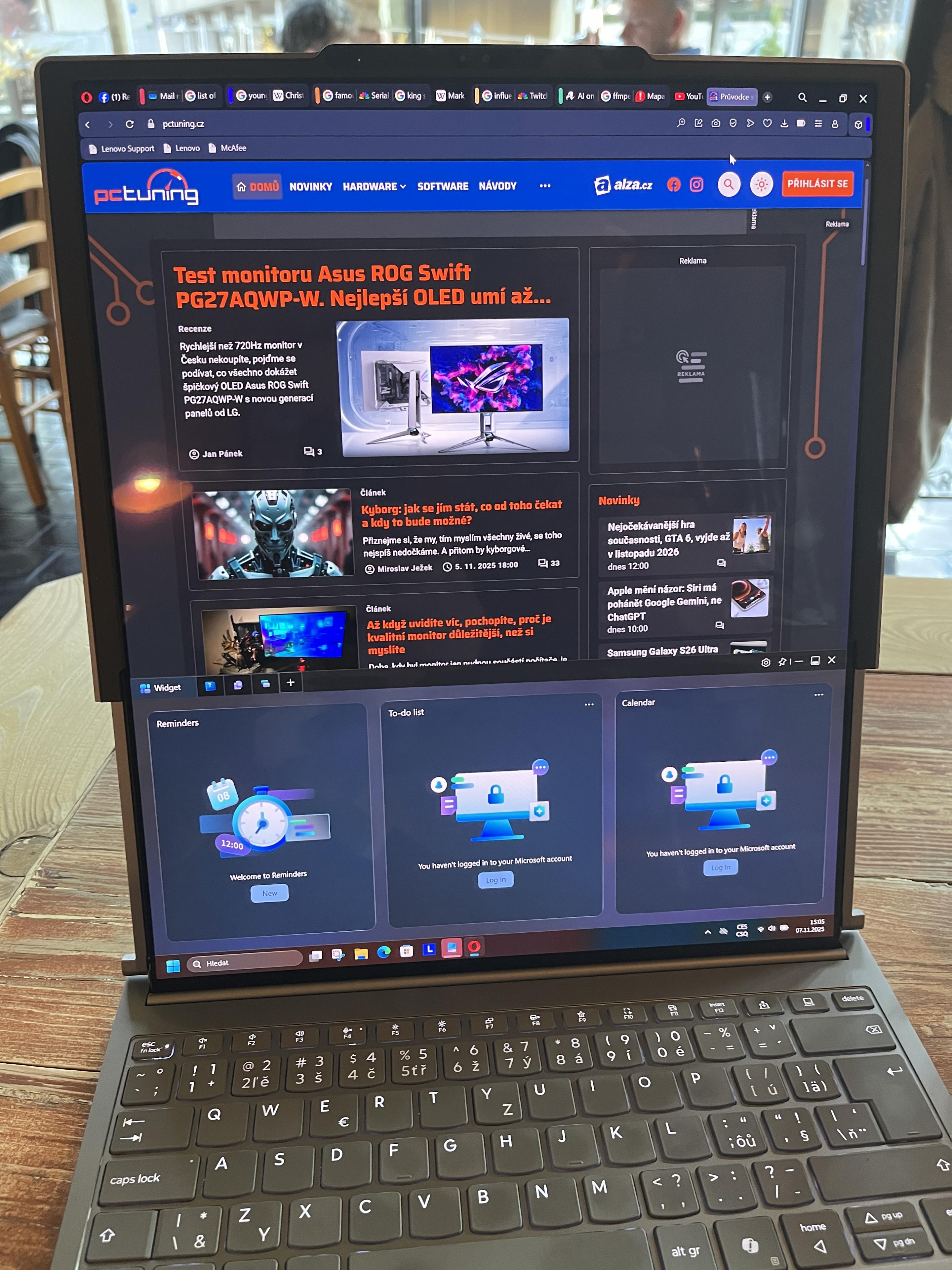 Na ten velký panel se velice snadno zvyká