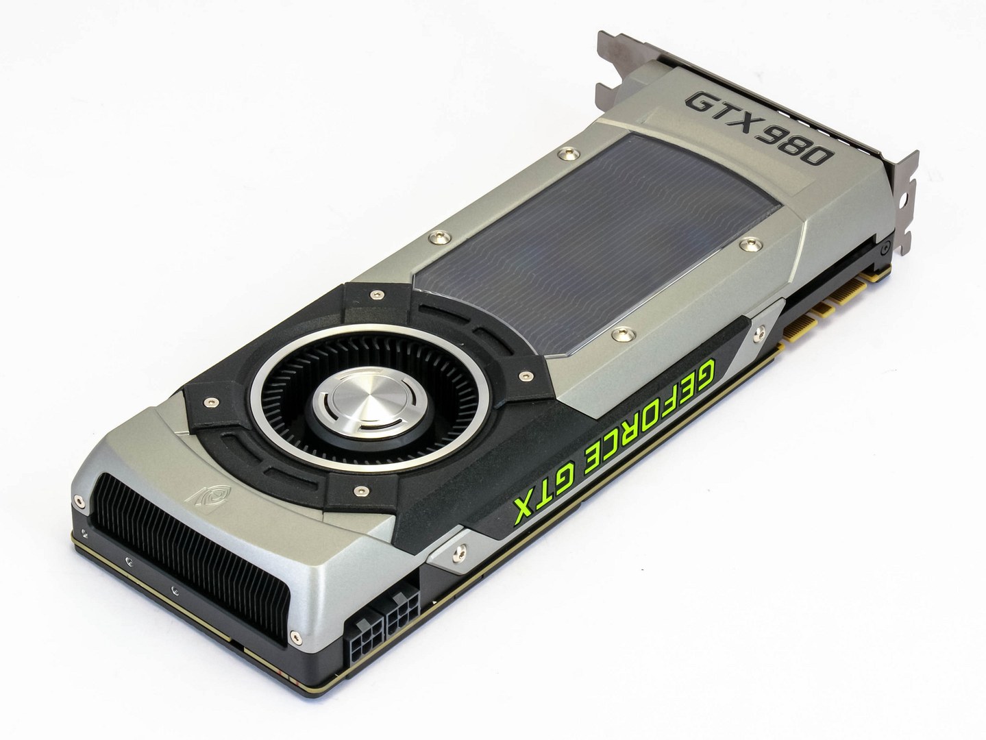 GeForce GTX 980: neuvěřitelný výkon i spotřeba