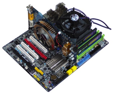 Sapphire RD790FX: kvalitní základ pro platformu AMD Spider