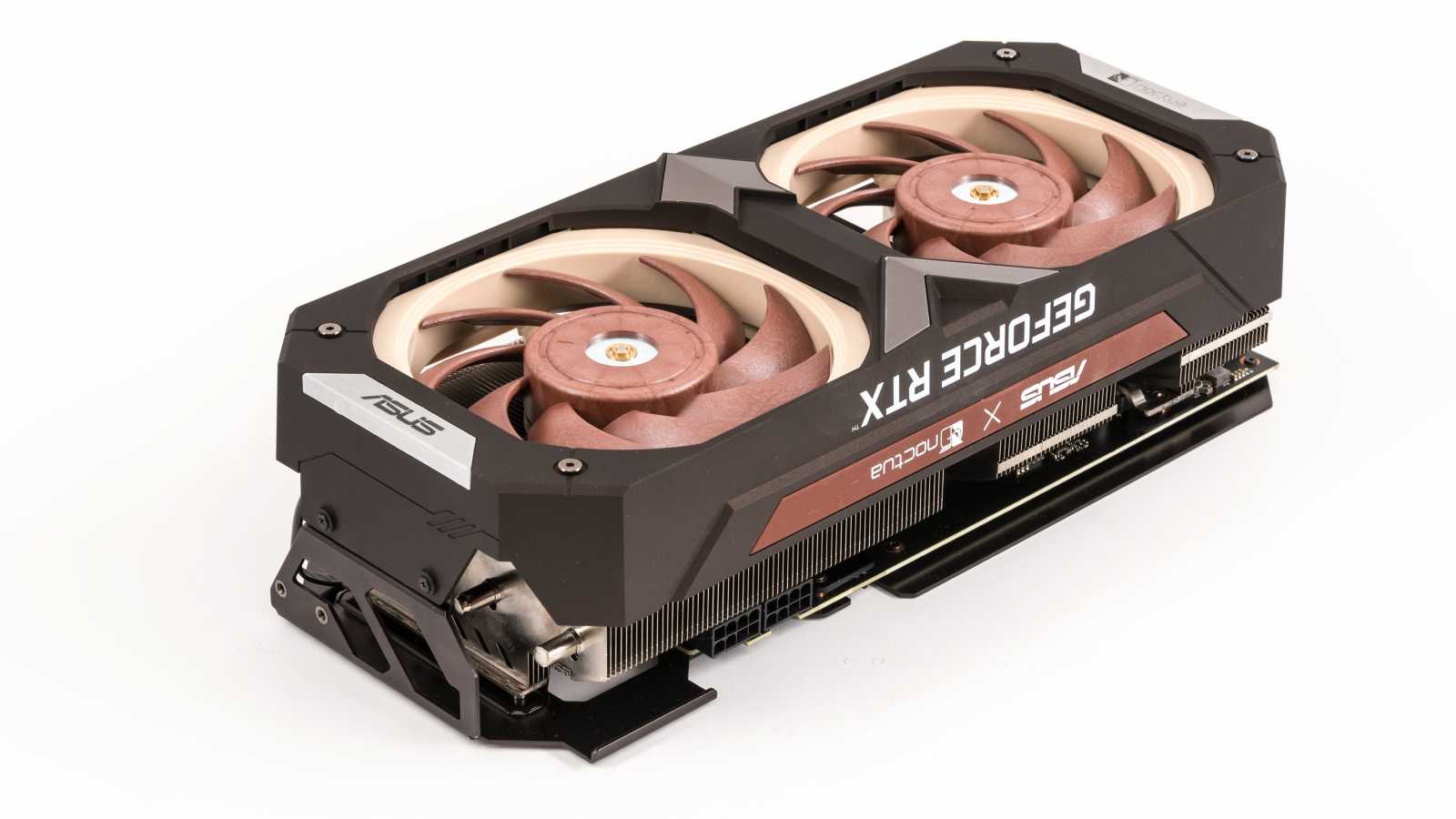 Asus GeForce RTX 3070 Noctua OC Edition 8GB: Chladič, který už nevylepšíte