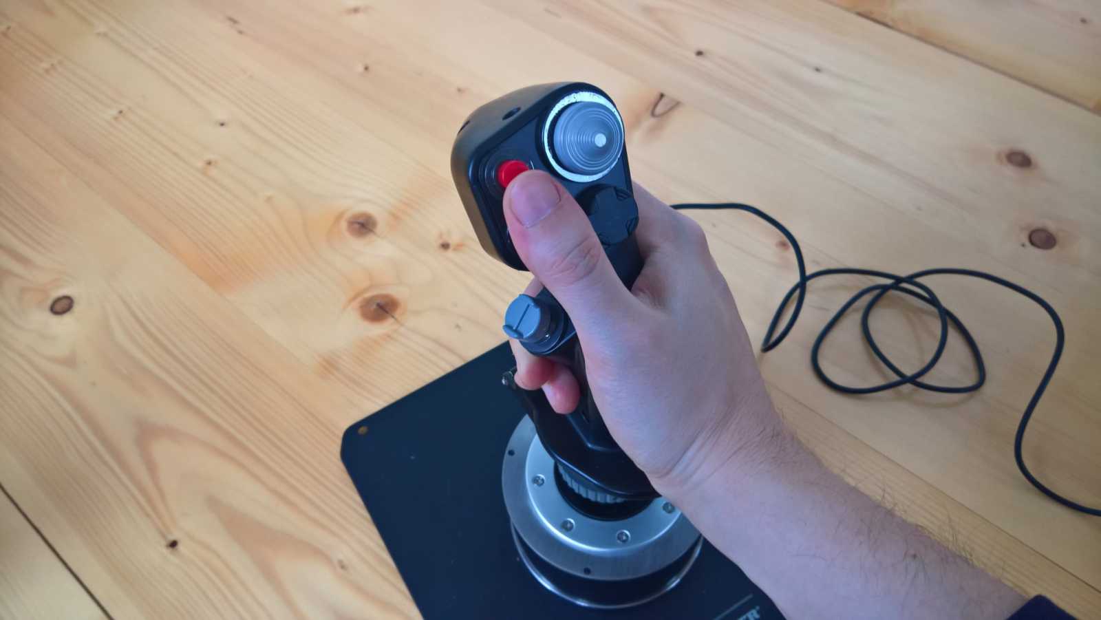 Highendové joysticky: Thrustmaster HOTAS Warthog 