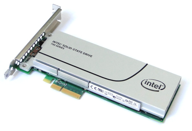 Intel SSD 750: Extremně rychlý disk s NVMe pro PCI-E 