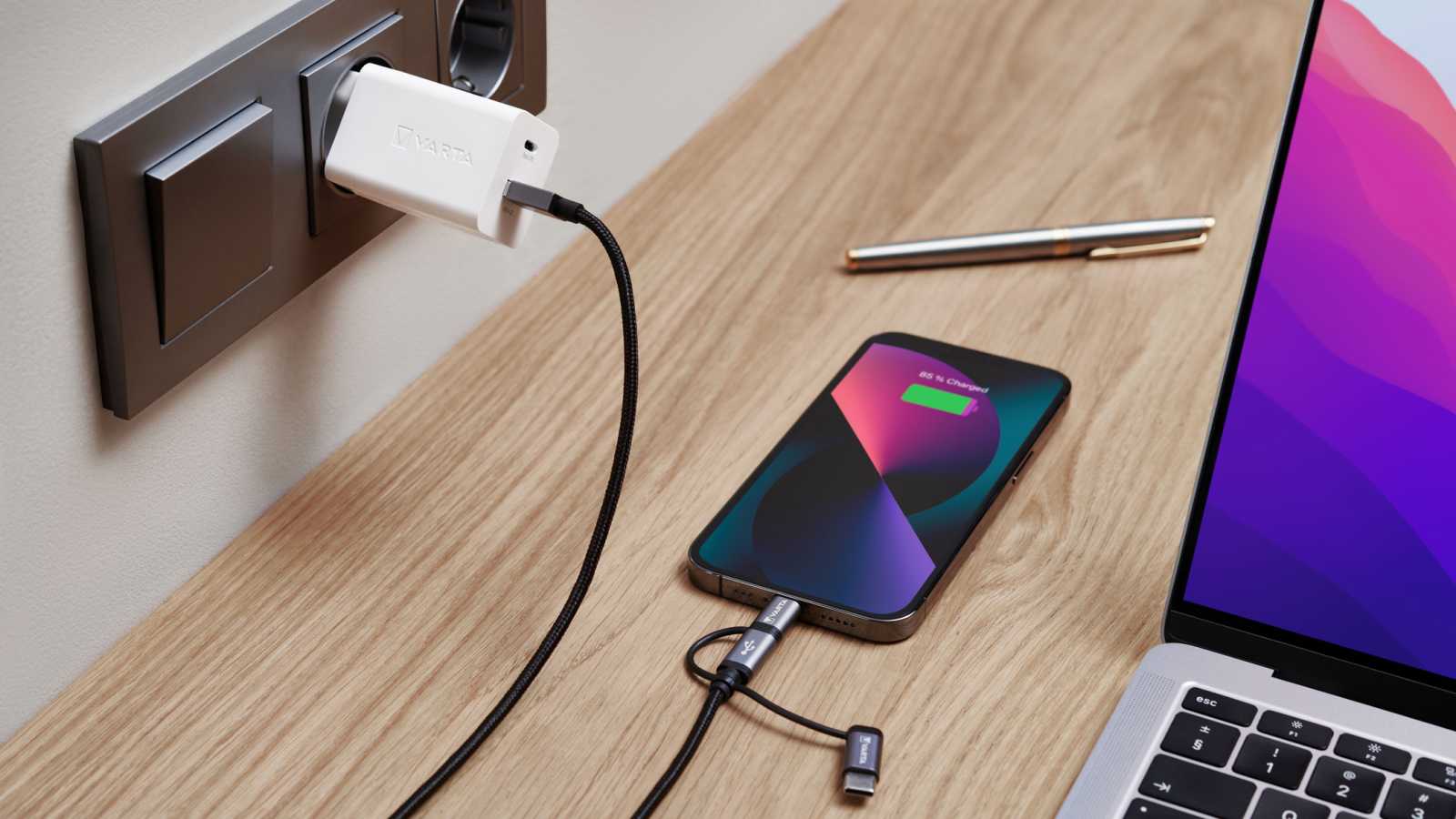 Malá, ale výkonná GaN nabíječka Varta Speed Charger