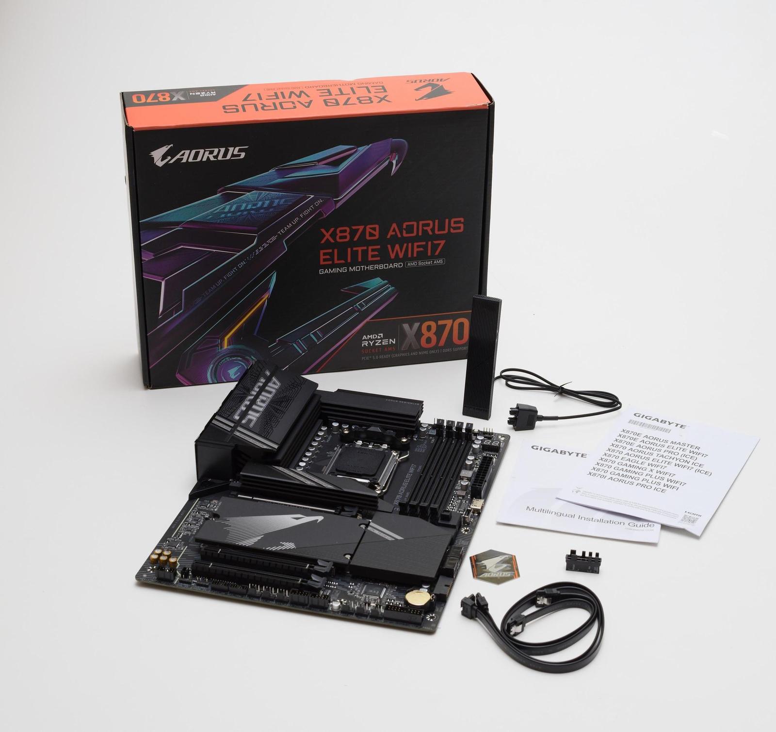 Test grafiky MSI GeForce RTX 5080 16G Suprim SOC. Mrazivě studená