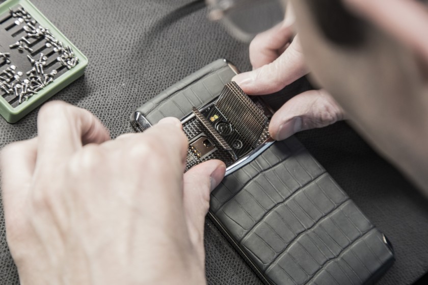 Vertu New Signature Touch: Android smarpthone za 250 000 korun