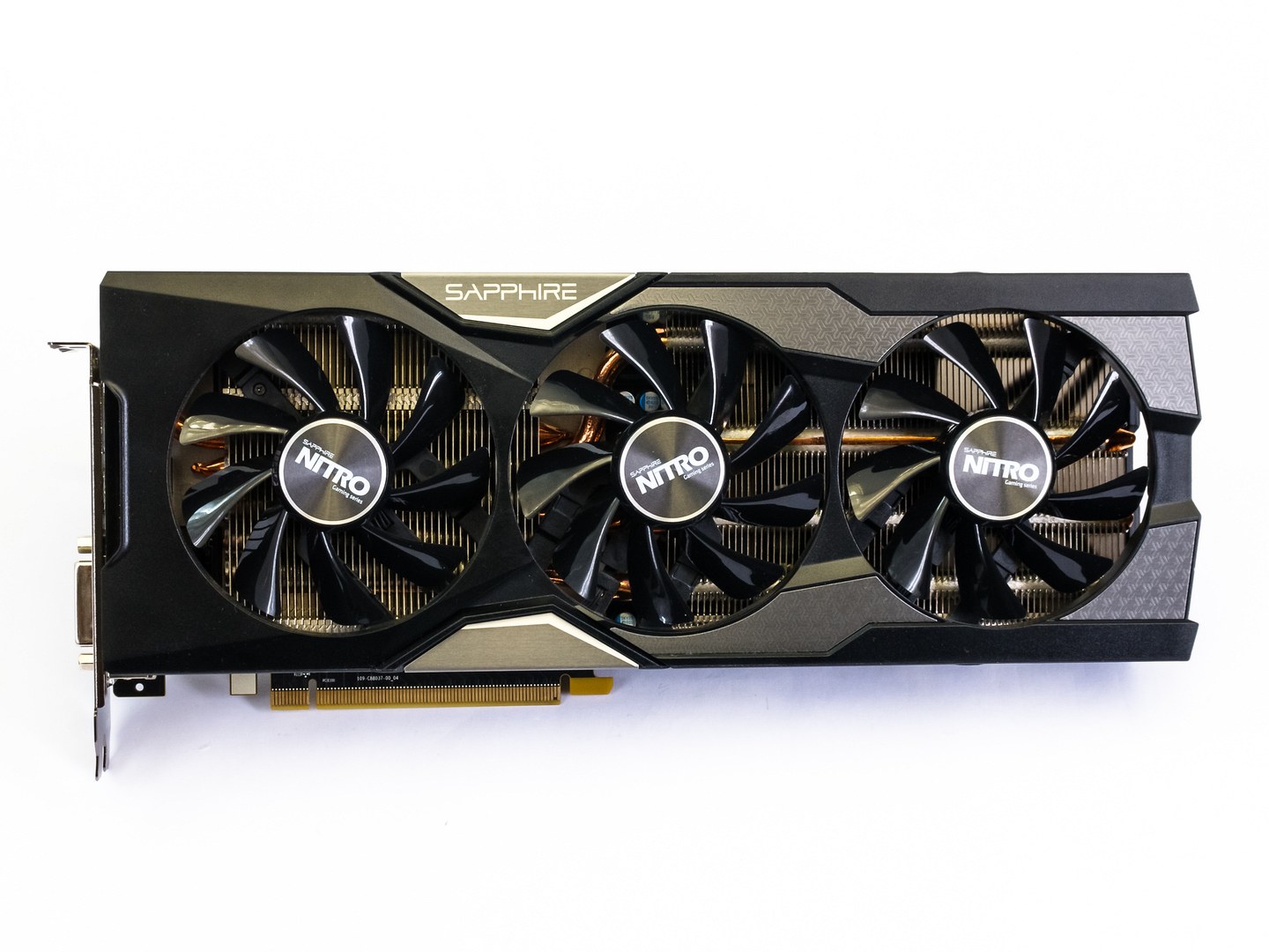 Sapphire Nitro R9 Fury v testu: Levnější, výhodnější, ale...