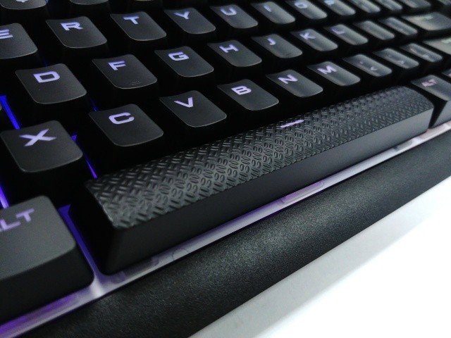 Corsair K68 RGB: tak vypadá odolná mechanika