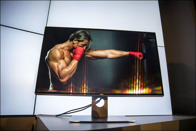 Dell odhalil 32palcový 8K UltraSharp monitor s technologií PremierColor [CES 2017]