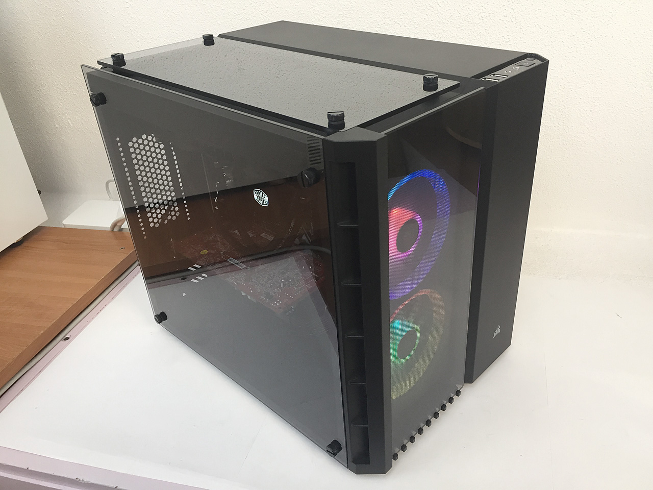 Corsair Crystal Series 280X RGB – mATX dvoukomorová skříň