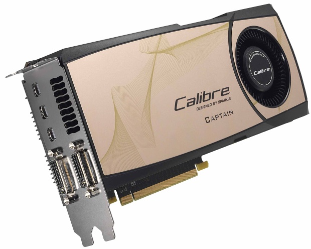 GeForce GTX 580 se čtyřmi výstupy