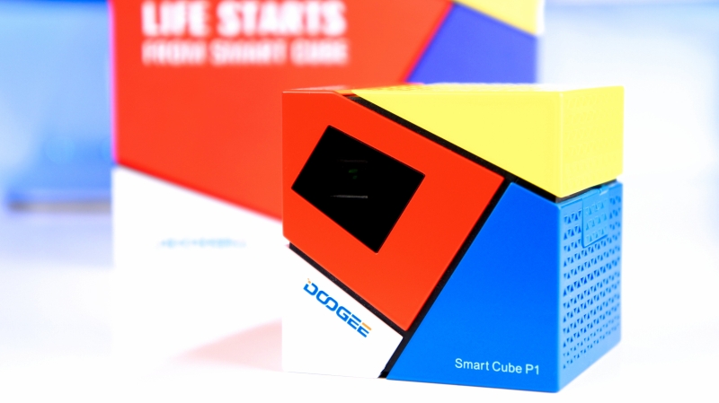 Doogee Smart Cube P1: rubikova kostka s dataprojektorem 