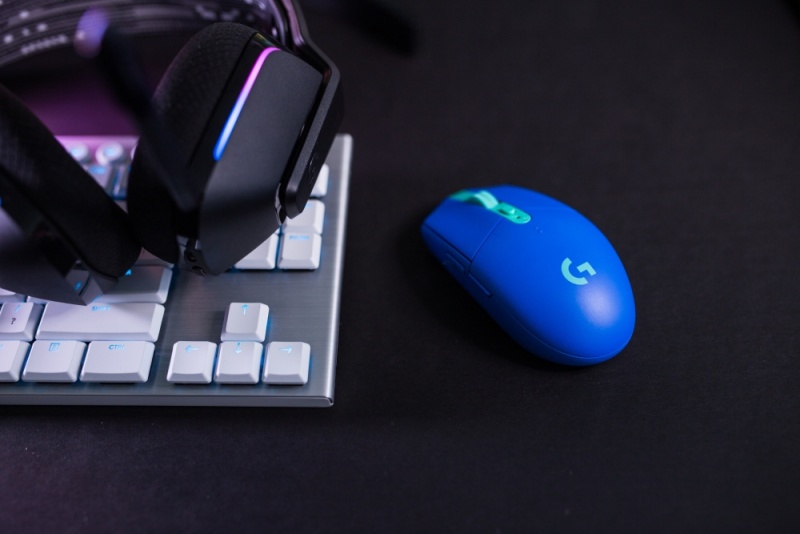 Logitech G představuje herní vybavení v pestrých barvách