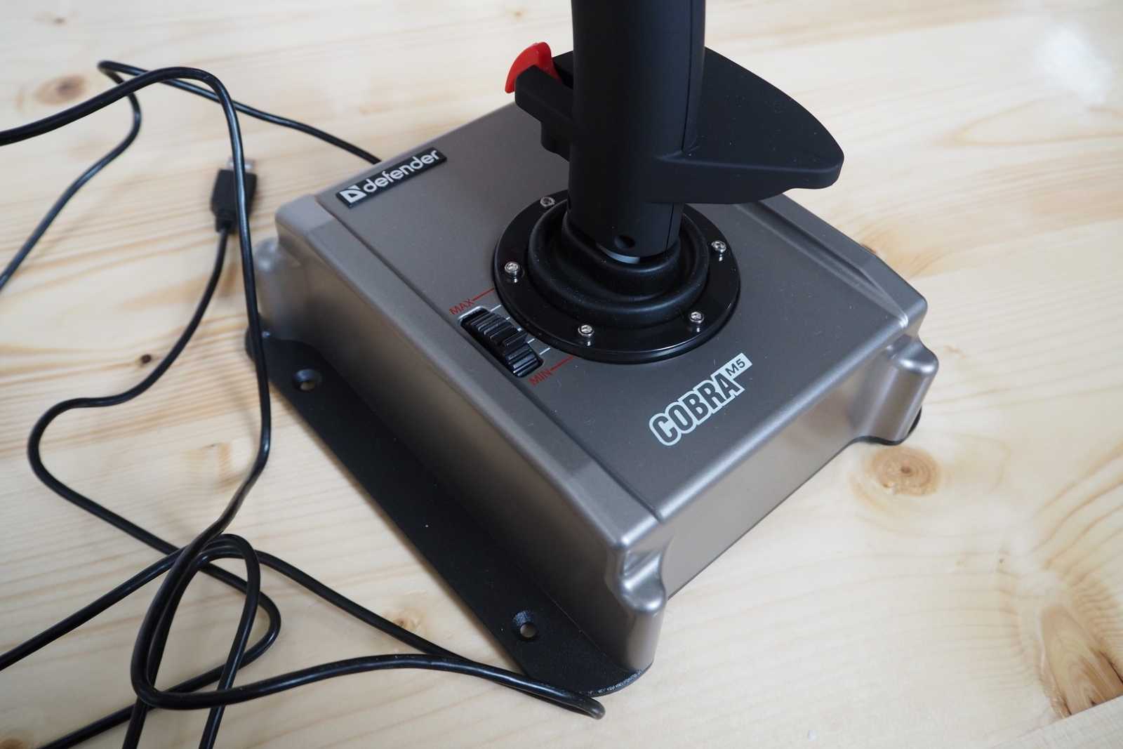 Velký test joysticků: čtyřka pro ty náročnější