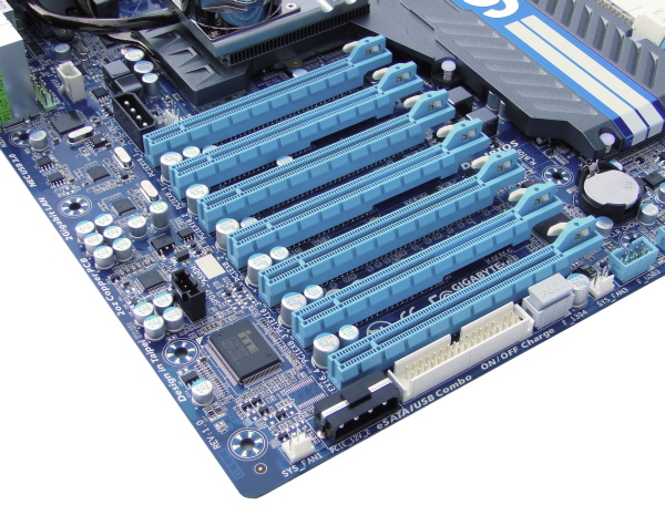 Gigabyte GA-X58A-UD9 – Nejluxusnější základ od Gigabyte