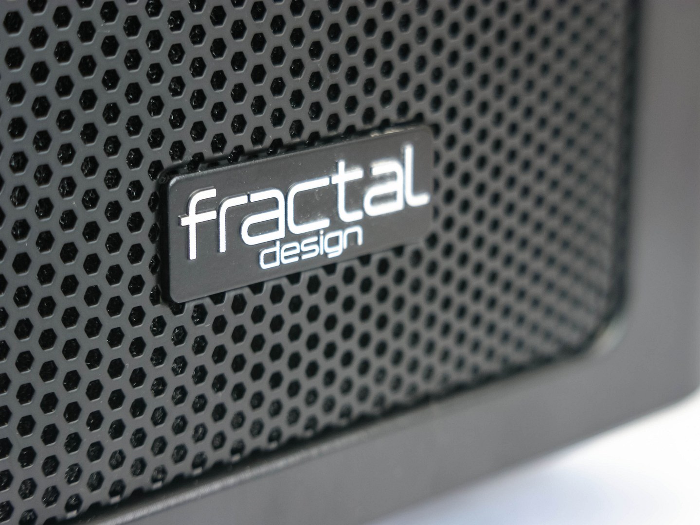 Fractal Design Arc XL: variabilita, elegance, prostor a dobrá cena