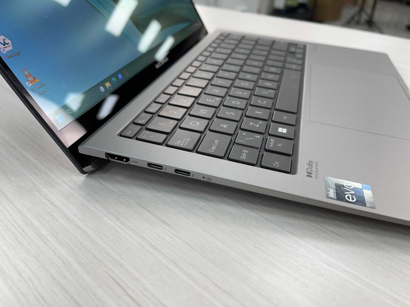 Asus Zenbook S 13 OLED: Udržitelný ultrabook pro každodenní použití!