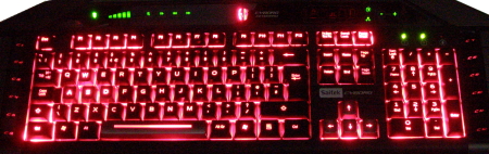 Saitek Cyborg Keyboard - futuristická herní klaviatura