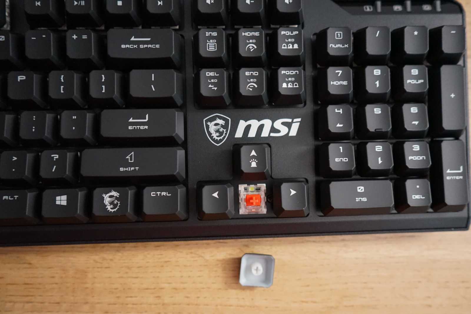 Recenze MSI Vigor GK41: levnější mechanická klávesnice s lineárními spínači