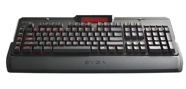 EVGA Z10: mechanická klávesnice pro hráče a nadšence s informačním displejem