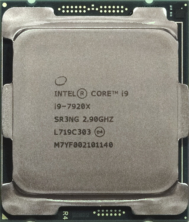 Intel Core i9-7920X: Dvanáct jader Skylake-X v testu