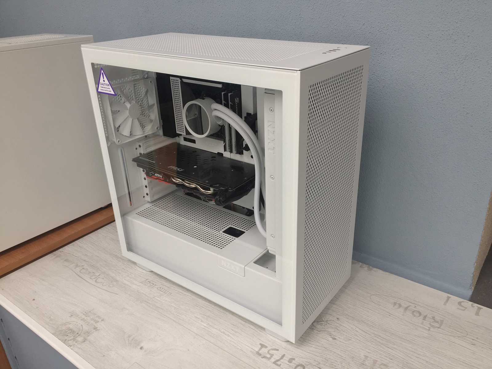 Test skříně NZXT H7 FLOW: více prostoru a lepší odvětrávání pro výkonný hardware