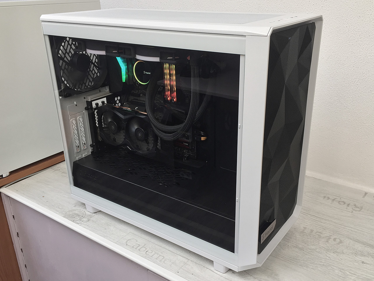 Test skříní Fractal Design Meshify 2 a Meshify 2 XL