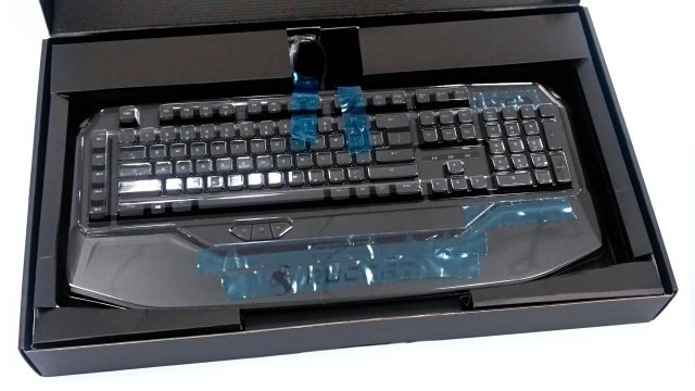 Roccat Ryos MK Pro – klávesnice, která má všechno