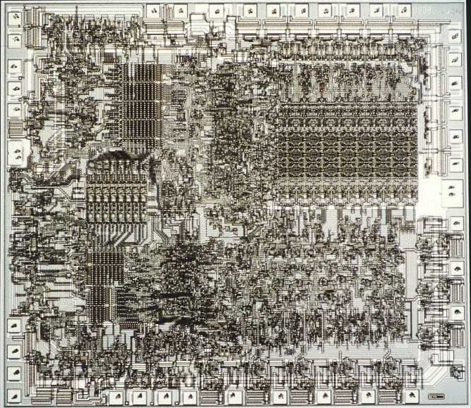 Die procesoru Intel 8080 2 MHz vyráběného 6mikronovým procesem, zdroj: Intel