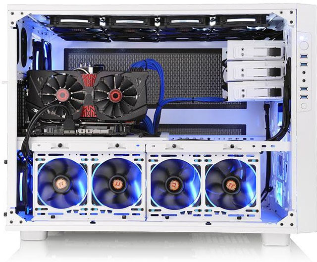 Thermaltake představil sněhově bílou edici PC skříně Core X9