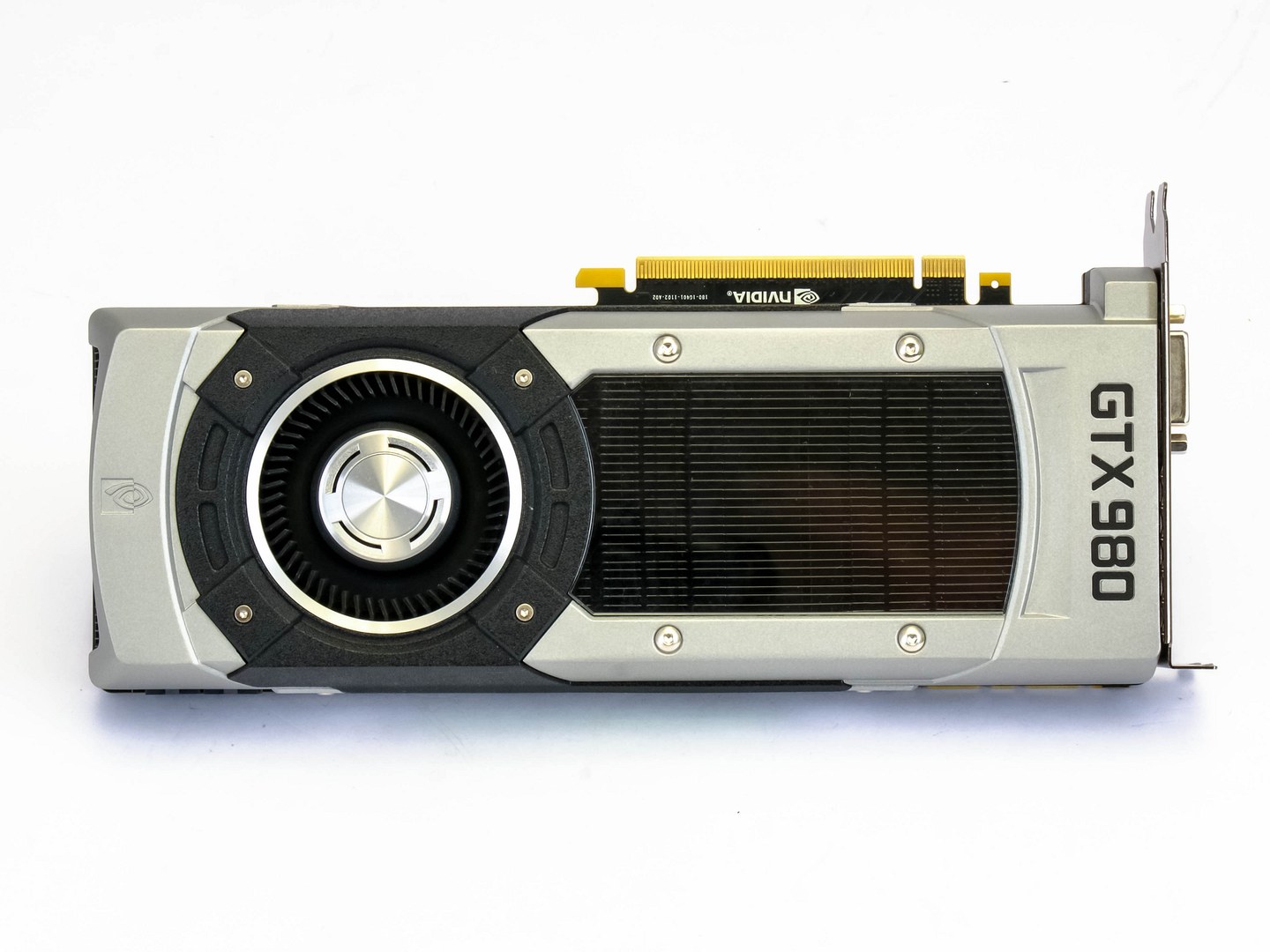 GeForce GTX 980: neuvěřitelný výkon i spotřeba