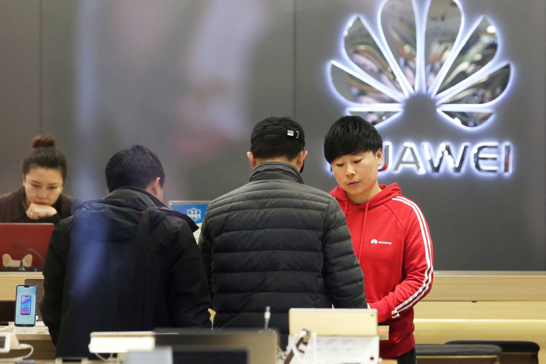 Huawei propustil zaměstnance obviněného ze špionáže