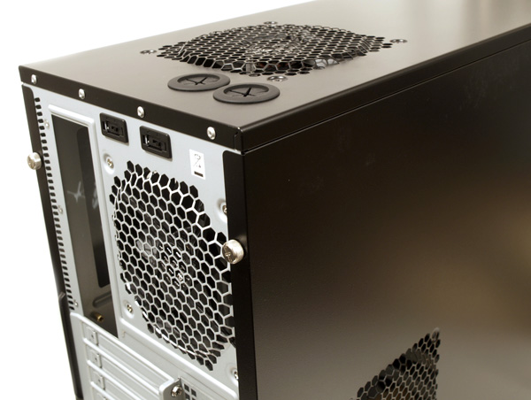 Antec Three Hundred Two – kvalita pro masy