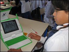 Uruguay dává laptopy dětem na základních školách